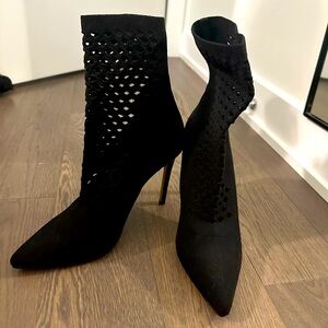 Black heeled boots